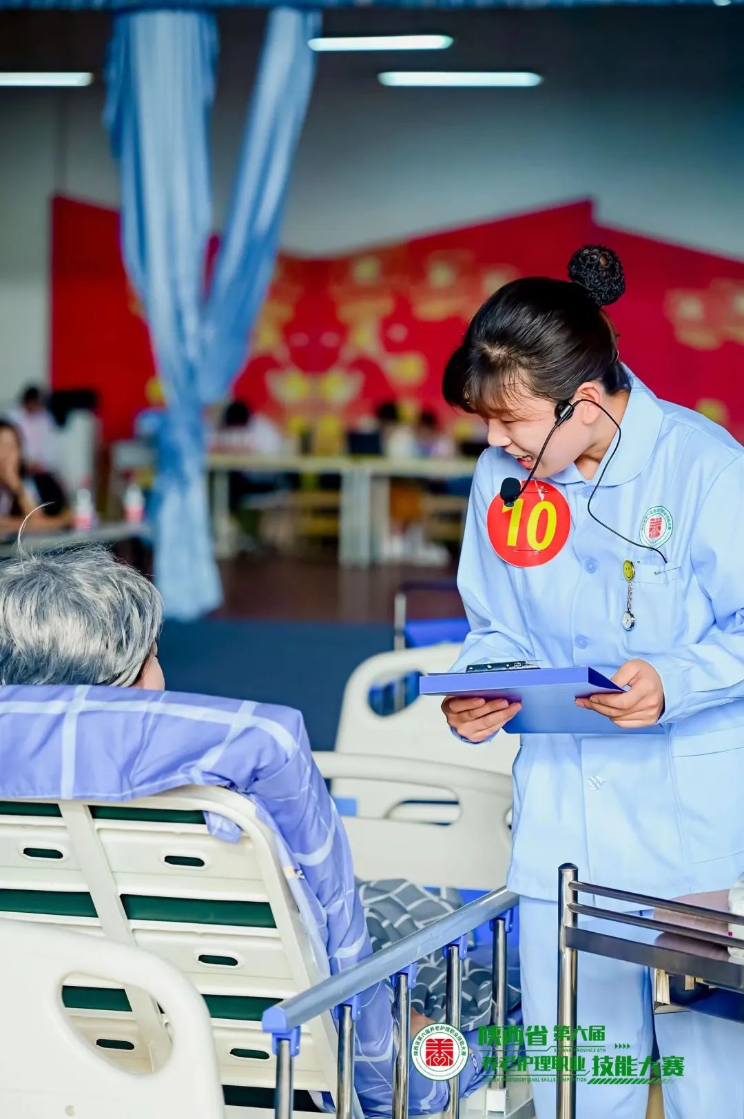 頤悅養(yǎng)老公司的李露露，你是好樣的！