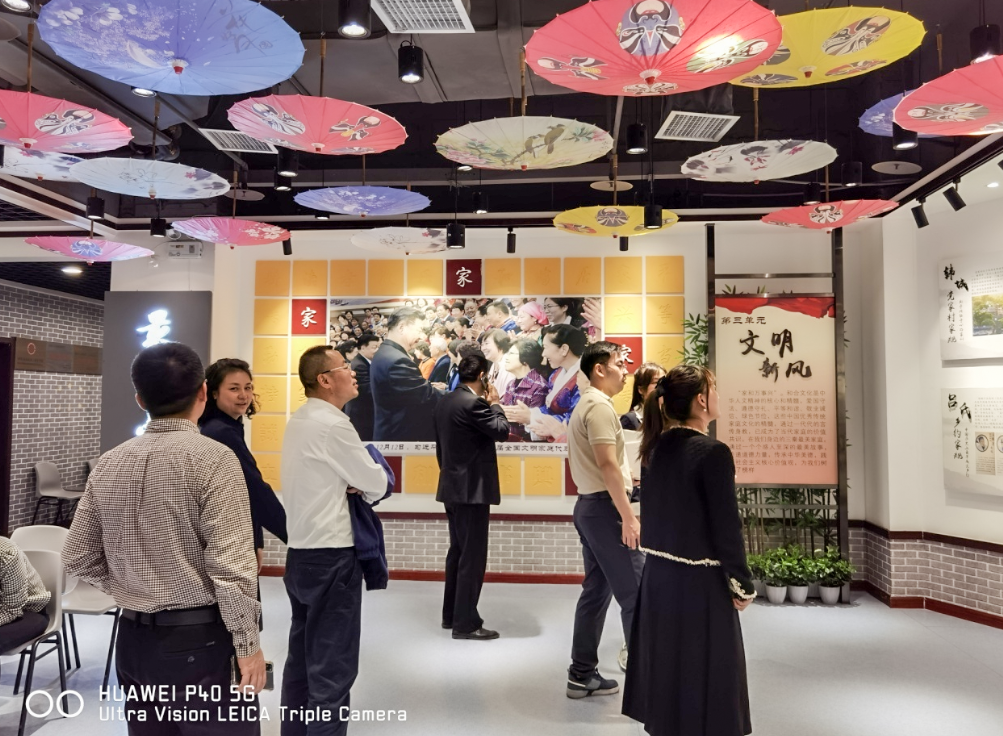 公司固定收益部黨支部、投行業(yè)務(wù)部黨支部、綜合事務(wù)部與金融（產(chǎn)業(yè)）基地保障黨支部開(kāi)展聯(lián)合黨日活動(dòng)