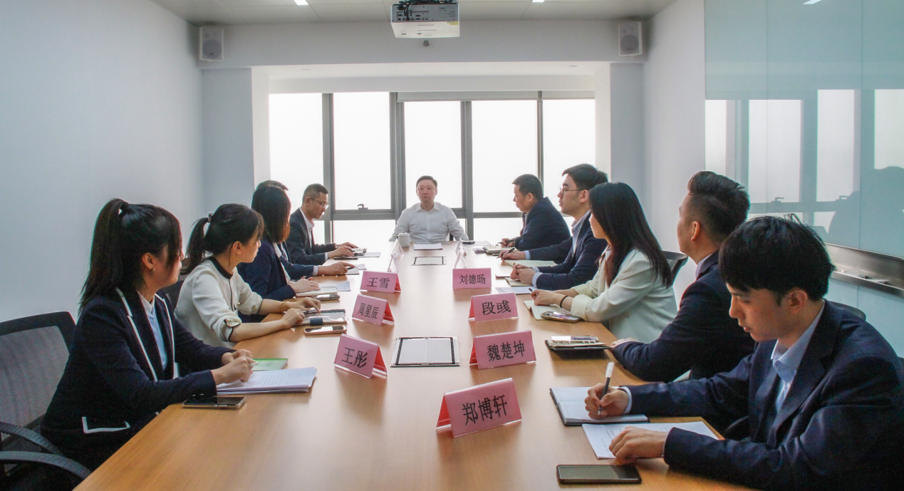 公司黨委書記、董事長杜巖岫調(diào)研投行業(yè)務(wù)部